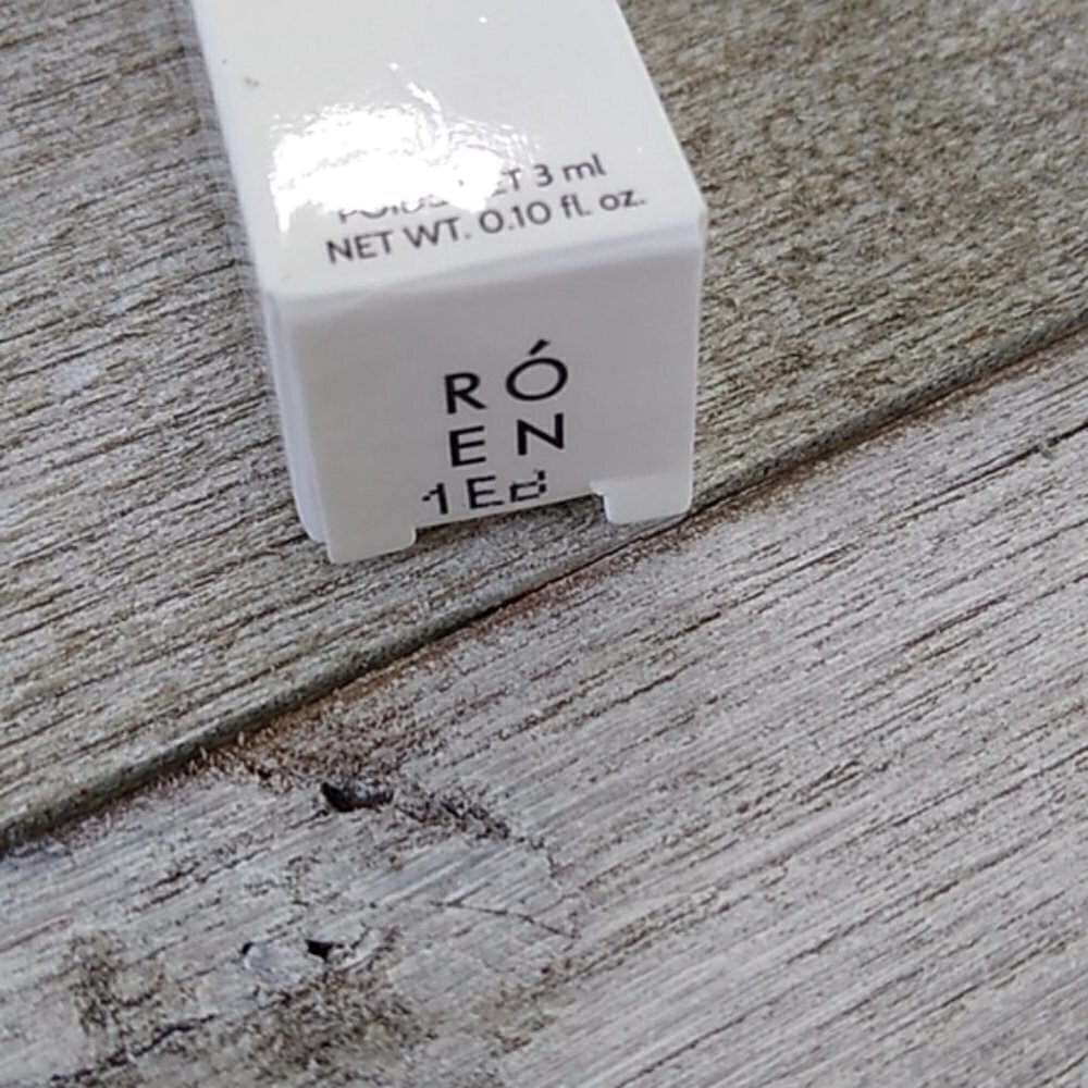 NIB RÓEN BEAUTY Kiss My Liquid Lip Balm in Scout (Deep Berry) - Picture 8 of 10